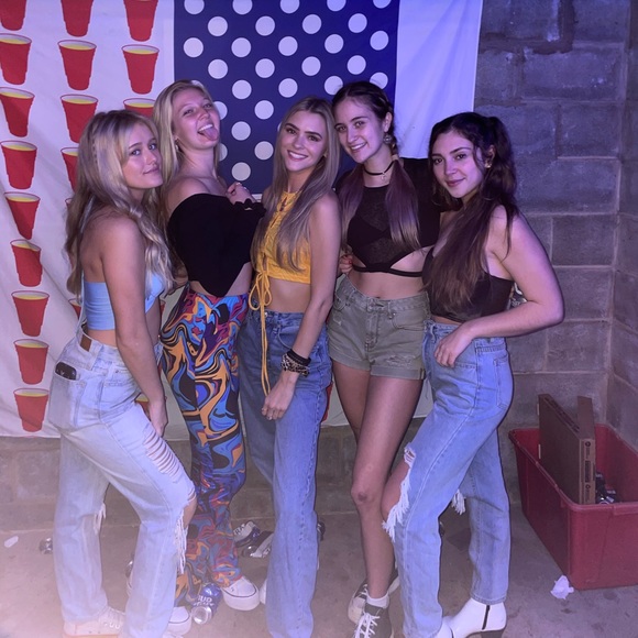 Meet your Posher, Lexie - Picture 5 of 9